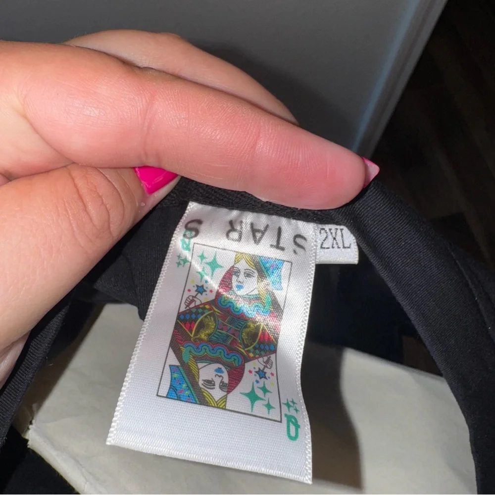 Queen of Sparkles Crawling Tigers Tee. - Picture 3 of 5